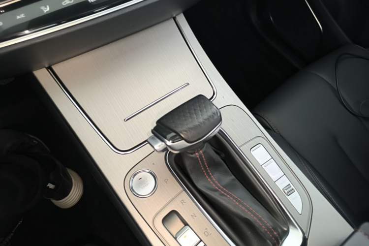 Used CHANGAN OSHAN X7 2021 1.5T Automatic Luxury Model Gear Lever