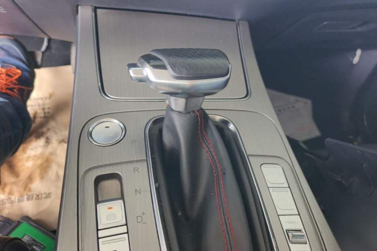 Used CHANGAN OSHAN X7 2021 1.5T Automatic Luxury Model Gear Lever