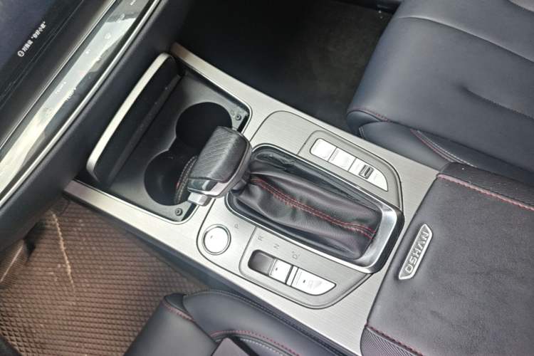 Used CHANGAN OSHAN X7 2021 1.5T Automatic Luxury Model Gear Lever