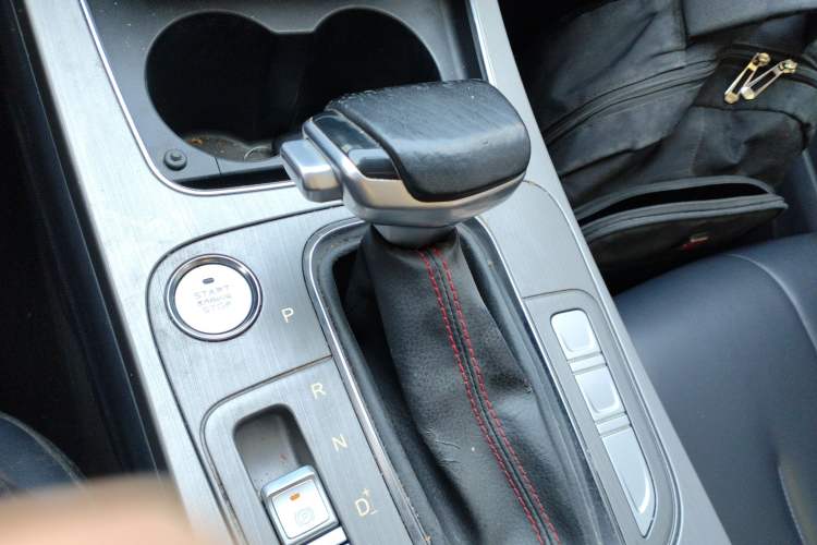 Used CHANGAN OSHAN X7 2021 1.5T Automatic Luxury Version Gear Lever