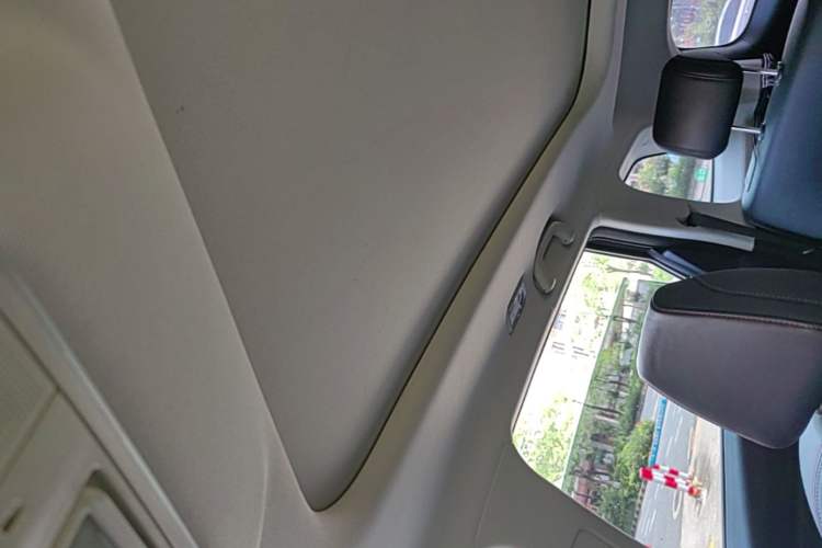 Used CHANGAN OSHAN X7 2021 1.5T Automatic Geeker Edition Headliner