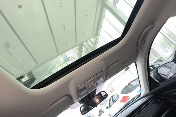 Used CHANGAN OSHAN X7 2021 1.5T Automatic Luxury Model Headliner