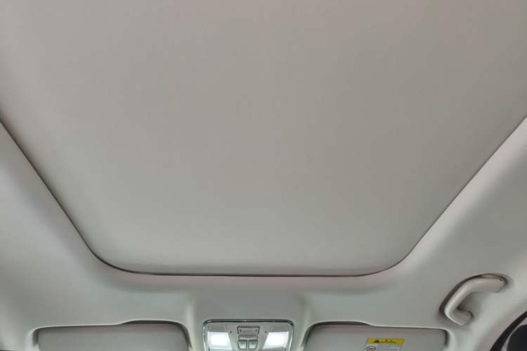 Used CHANGAN OSHAN X7 2021 1.5T Space Freedom Edition with Automatic Parking and Facial Recognition Headliner