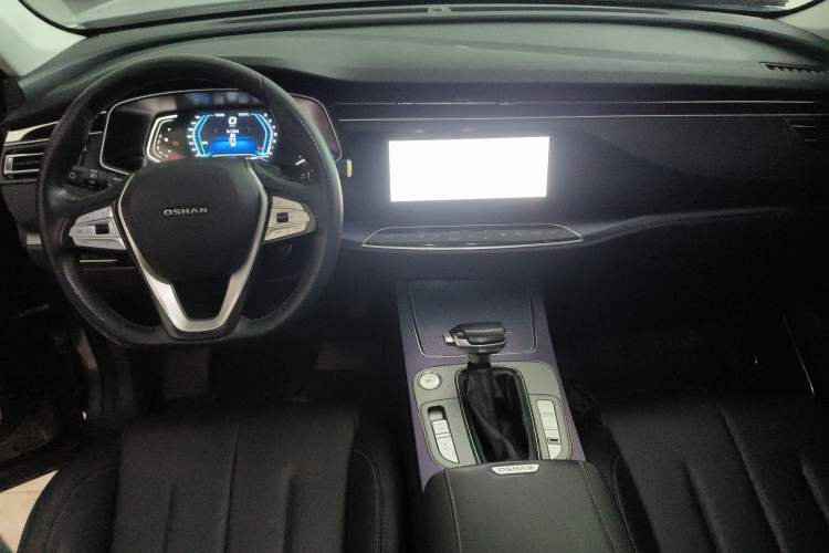 Used CHANGAN OSHAN X7 2021 1.5T Automatic Luxury Model Interior 3