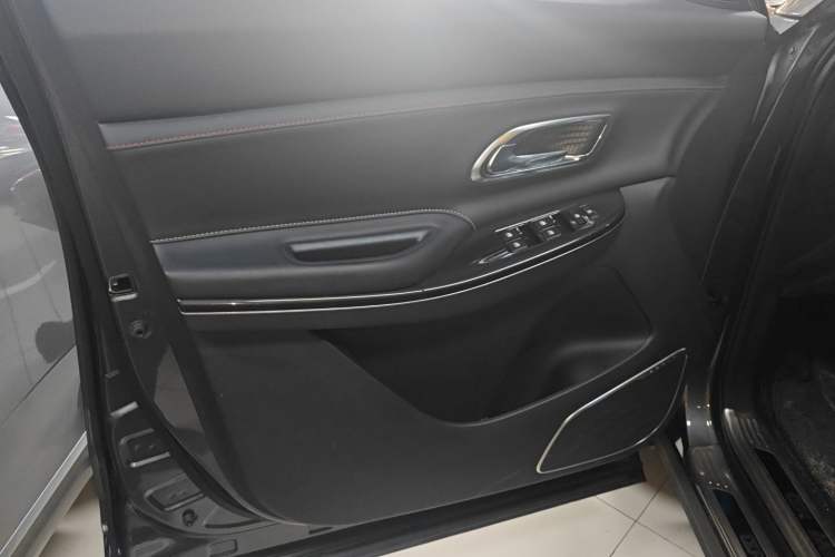 Used CHANGAN OSHAN X7 2021 1.5T Automatic Luxury Version Left Front Door Interior