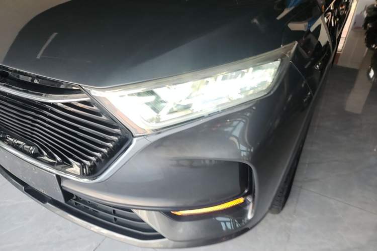 Used CHANGAN OSHAN X7 2021 1.5T Automatic Geeker Edition Left Front Headlight