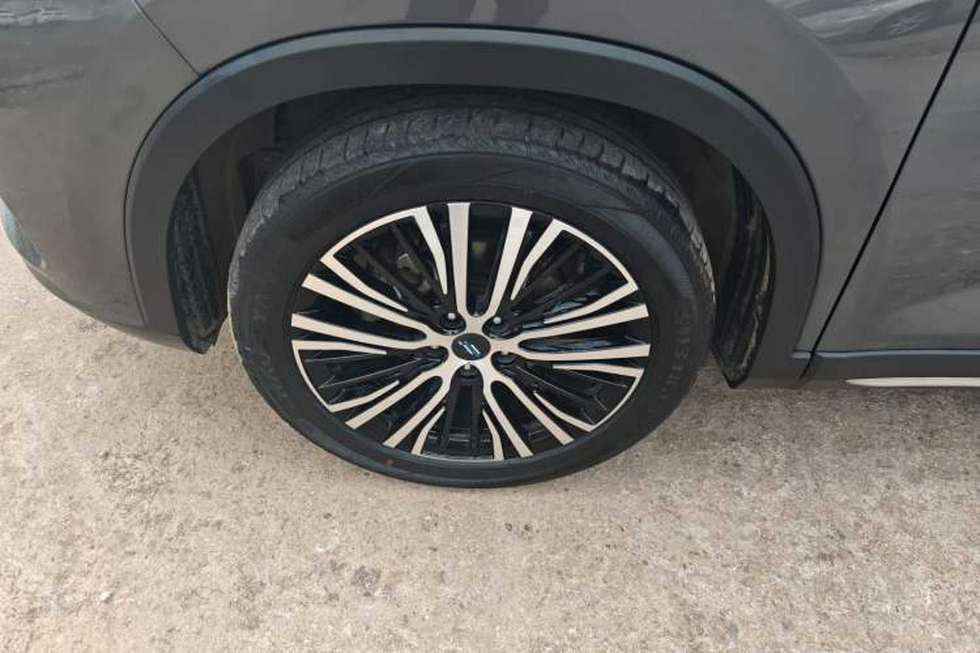 Used CHANGAN OSHAN X7 2021 1.5T Automatic Luxury Model Left Front Wheel Hub