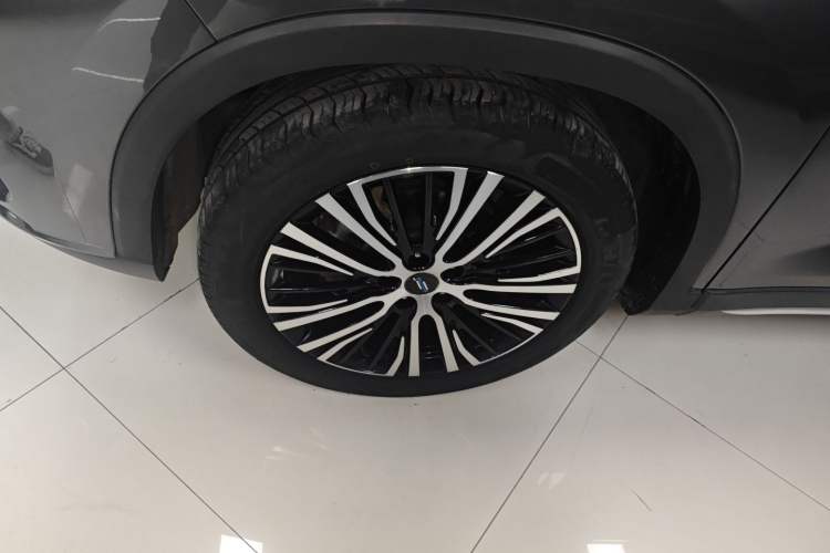 Used CHANGAN OSHAN X7 2021 1.5T Automatic Luxury Version Left Front Wheel Hub