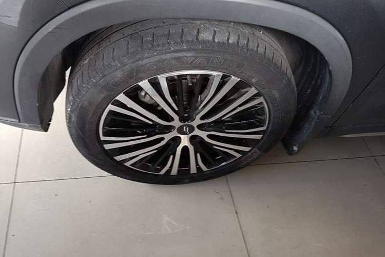 Used CHANGAN OSHAN X7 2021 1.5T Automatic Luxury Model Left Front Wheel Hub