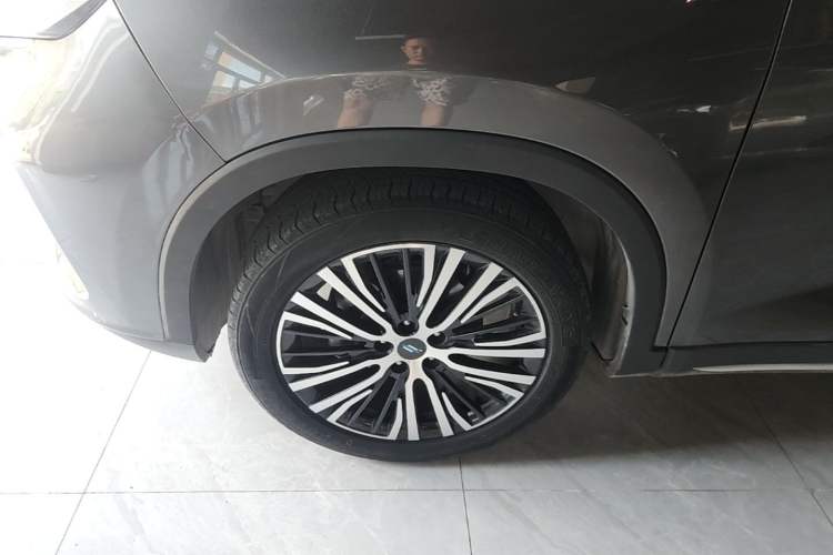 Used CHANGAN OSHAN X7 2021 1.5T Automatic Geeker Edition Left Front Wheel Hub
