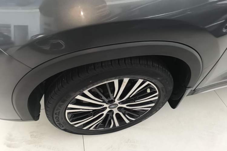 Used CHANGAN OSHAN X7 2021 1.5T Automatic Luxury Model Left Front Wheel Hub
