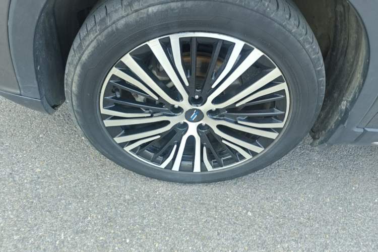 Used CHANGAN OSHAN X7 2021 1.5T Automatic Luxury Model Left Front Wheel Hub