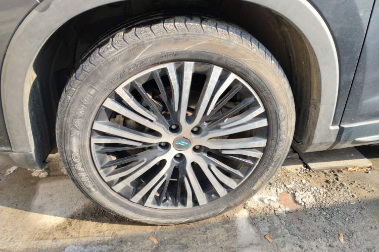 Used CHANGAN OSHAN X7 2021 1.5T Automatic Luxury Version Left Front Wheel Hub