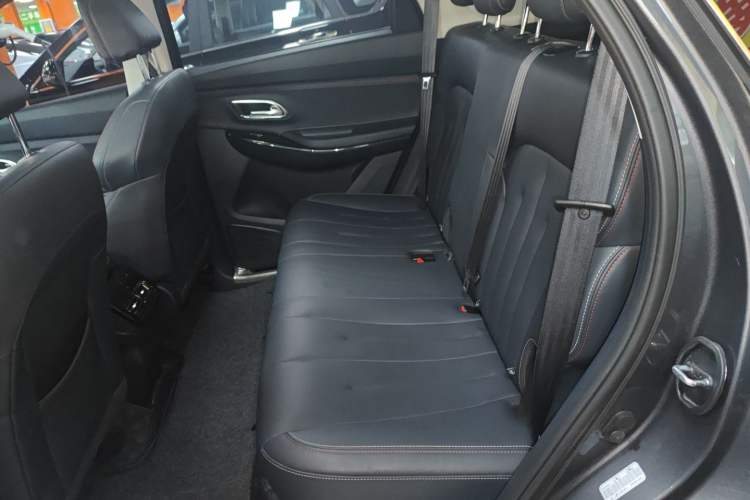 Used CHANGAN OSHAN X7 2021 1.5T Automatic Luxury Version Left Rear Seat