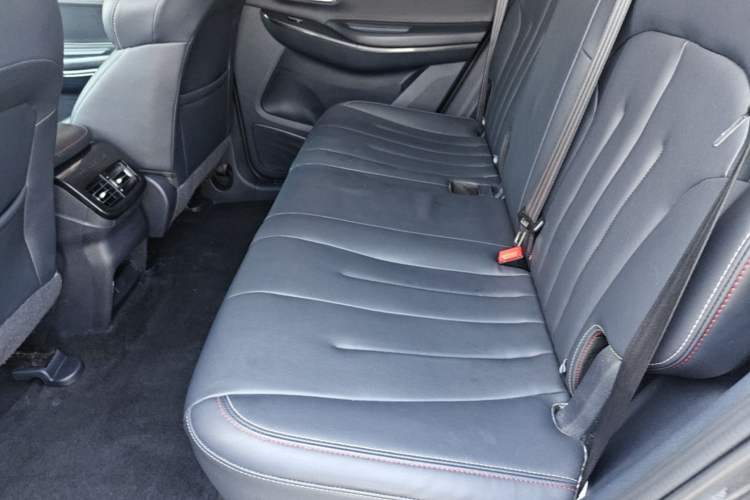 Used CHANGAN OSHAN X7 2021 1.5T Automatic Luxury Model Left Rear Seat