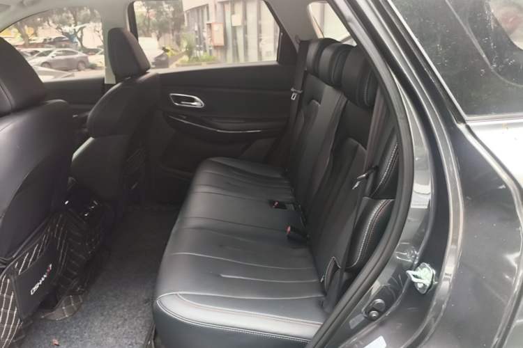 Used CHANGAN OSHAN X7 2021 1.5T Space Freedom Edition with Automatic Parking and Facial Recognition Left Rear Seat