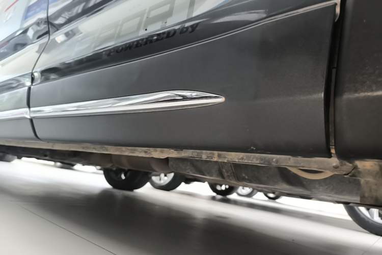 Used CHANGAN OSHAN X7 2021 1.5T Automatic Luxury Model Left Side Sill