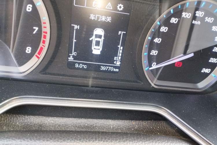 Used CHANGAN OSHAN X7 2021 1.5T Manual Luxury Version Odometer Close Up