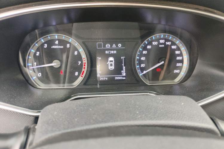 Used CHANGAN OSHAN X7 2021 1.5T Manual Luxury Version Odometer Close Up