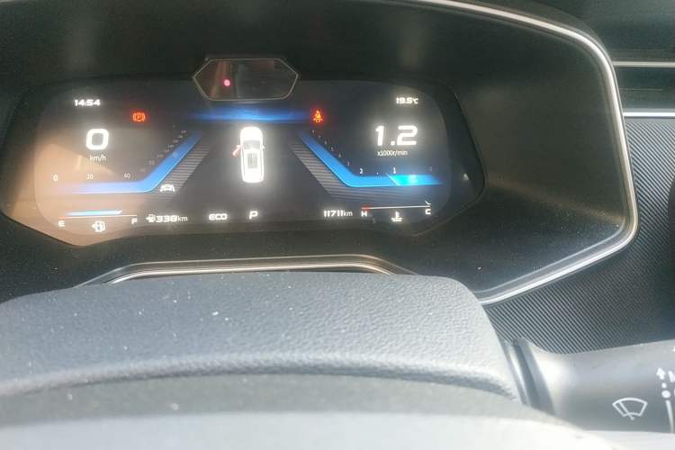Used CHANGAN OSHAN X7 2021 1.5T Space Freedom Edition with Automatic Parking and Facial Recognition Odometer Close Up