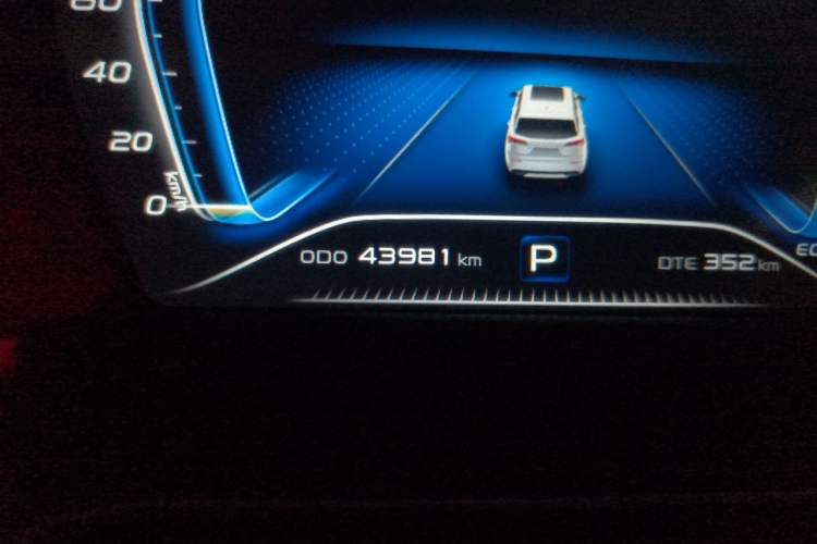 Used CHANGAN OSHAN X7 2021 1.5T Automatic Luxury Model Odometer Close Up