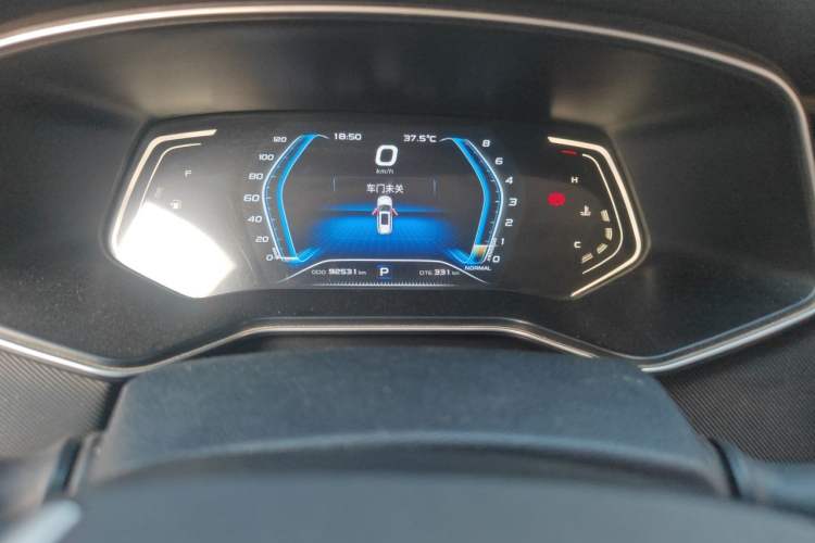 Used CHANGAN OSHAN X7 2021 1.5T Automatic Luxury Model Odometer Close Up