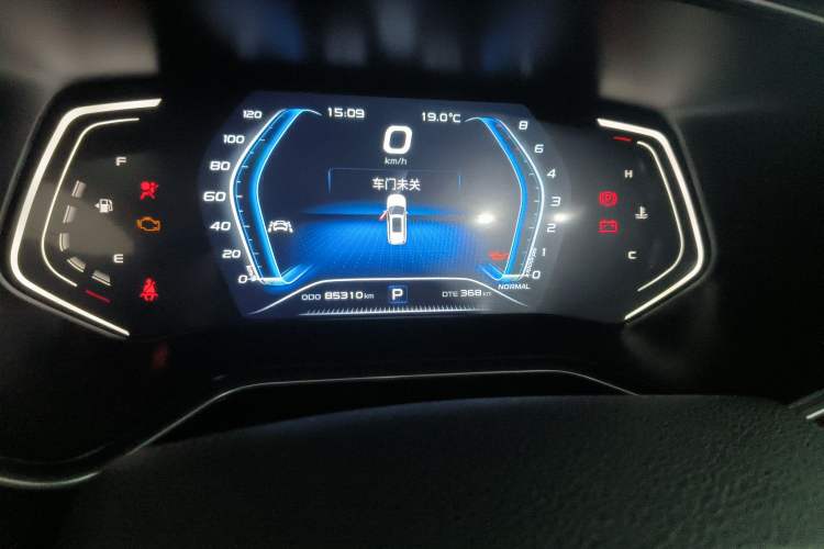 Used CHANGAN OSHAN X7 2021 1.5T Automatic Luxury Model Odometer Close Up