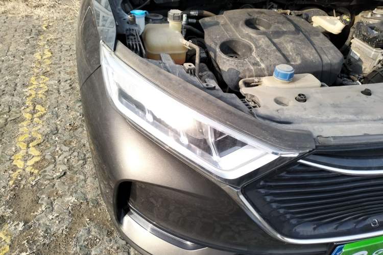 Used CHANGAN OSHAN X7 2021 1.5T Manual Luxury Version Right Front Headlight