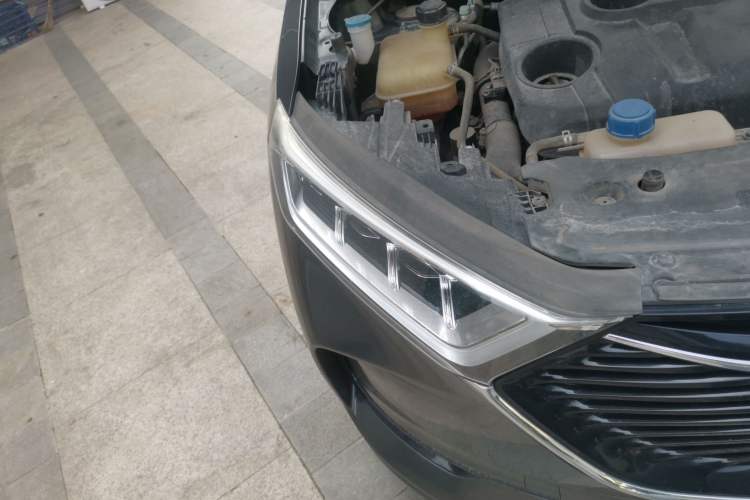Used CHANGAN OSHAN X7 2021 1.5T Automatic Luxury Model Right Front Headlight
