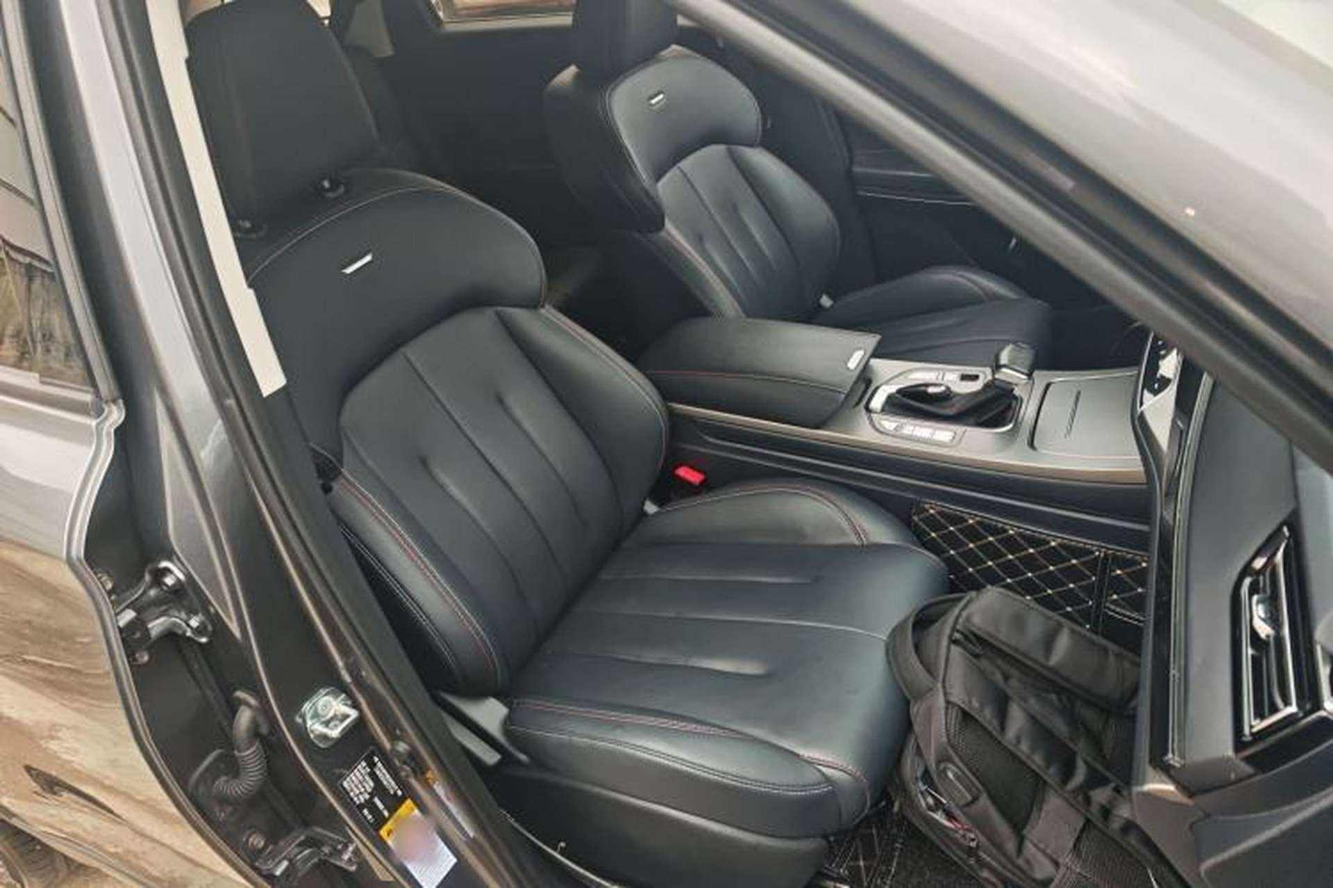 Used CHANGAN OSHAN X7 2021 1.5T Automatic Luxury Model Right Front Seat