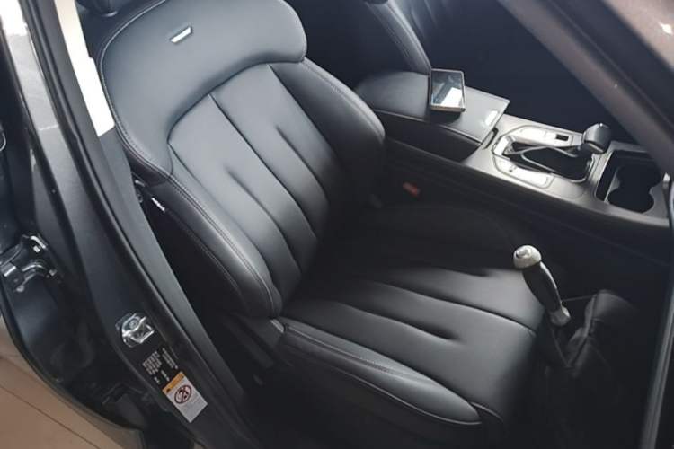 Used CHANGAN OSHAN X7 2021 1.5T Automatic Luxury Model Right Front Seat