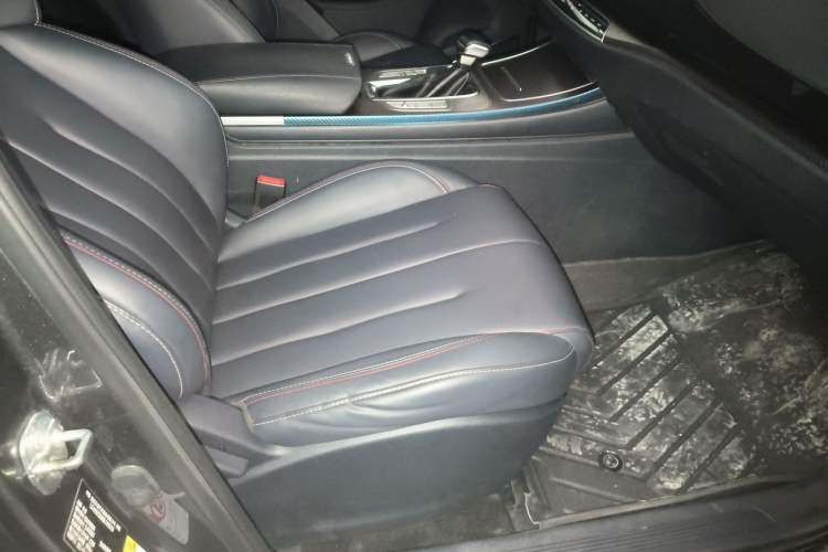 Used CHANGAN OSHAN X7 2021 1.5T Automatic Luxury Model Right Front Seat