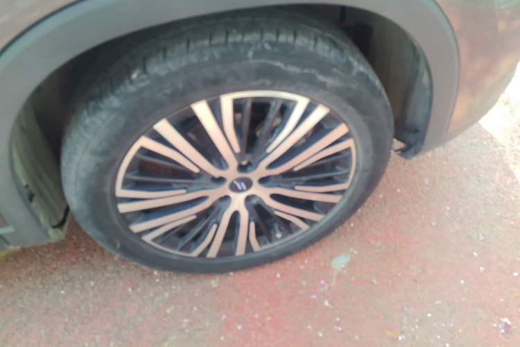 Used CHANGAN OSHAN X7 2021 1.5T Automatic Luxury Model Right Front Wheel Hub