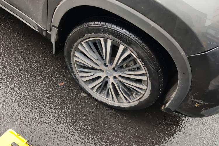 Used CHANGAN OSHAN X7 2021 1.5T Automatic Luxury Version Right Front Wheel Hub