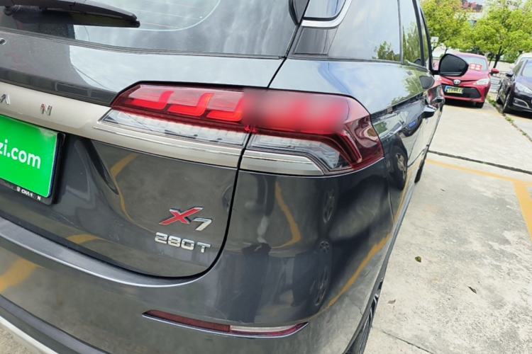 Used CHANGAN OSHAN X7 2021 1.5T Automatic Pilot Version Right Rear Taillight