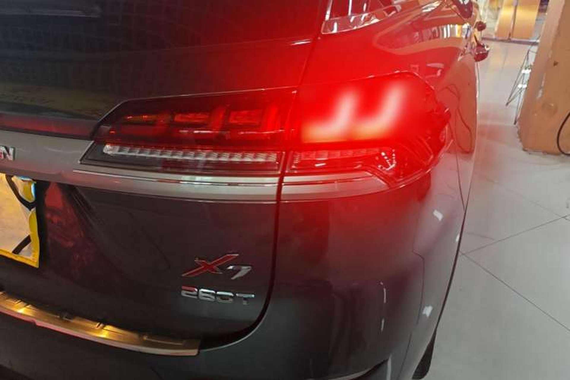Used CHANGAN OSHAN X7 2021 1.5T Automatic Luxury Version Right Rear Taillight
