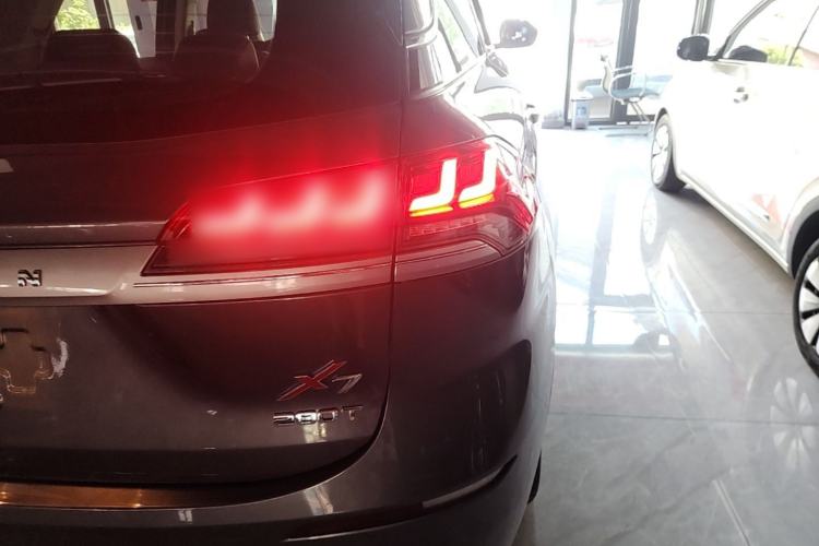 Used CHANGAN OSHAN X7 2021 1.5T Automatic Geeker Edition Right Rear Taillight