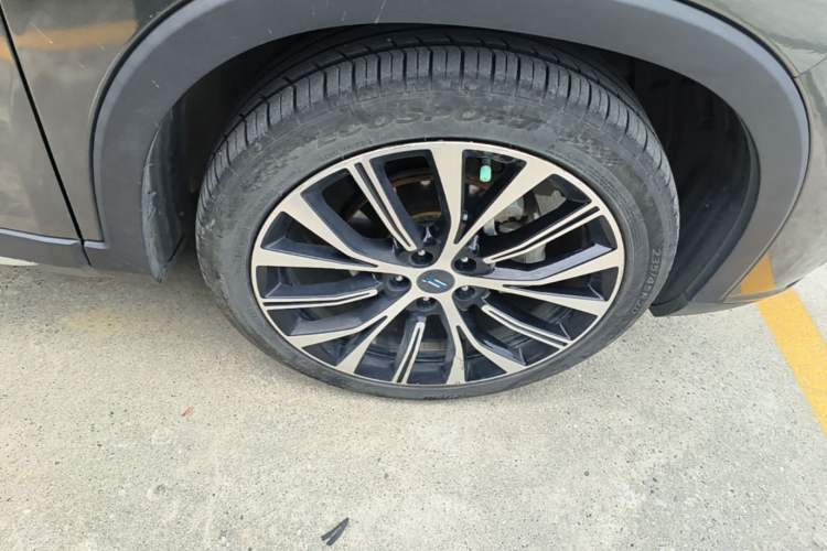 Used CHANGAN OSHAN X7 2021 1.5T Automatic Pilot Version Right Rear Wheel Hub