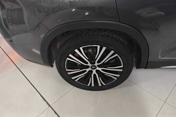 Used CHANGAN OSHAN X7 2021 1.5T Automatic Luxury Version Right Rear Wheel Hub