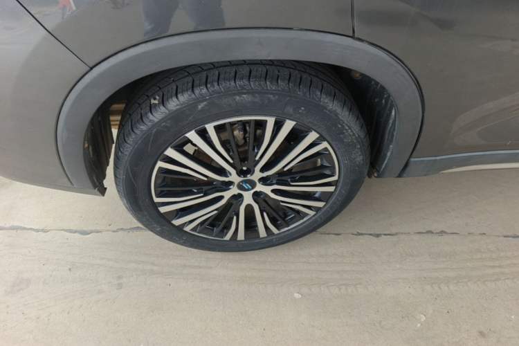 Used CHANGAN OSHAN X7 2021 1.5T Automatic Luxury Model Right Rear Wheel Hub