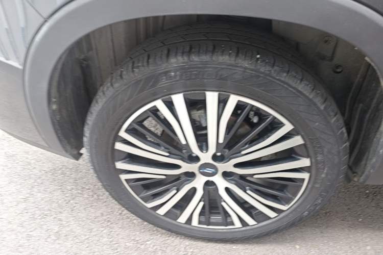 Used CHANGAN OSHAN X7 2021 1.5T Automatic Luxury Model Right Rear Wheel Hub