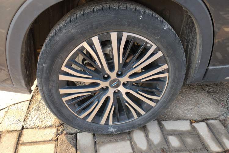 Used CHANGAN OSHAN X7 2021 1.5T Automatic Luxury Version Right Rear Wheel Hub