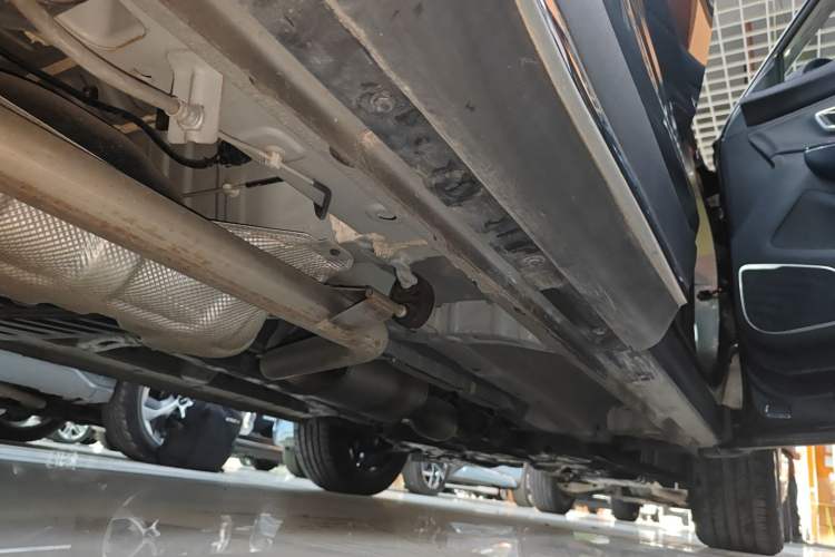 Used CHANGAN OSHAN X7 2021 1.5T Automatic Luxury Version Right Side Sill