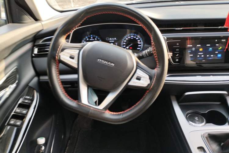 Used CHANGAN OSHAN X7 2021 1.5T Manual Luxury Version Steering Wheel