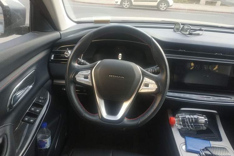 Used CHANGAN OSHAN X7 2021 1.5T Space Freedom Edition with Automatic Parking and Facial Recognition Steering Wheel
