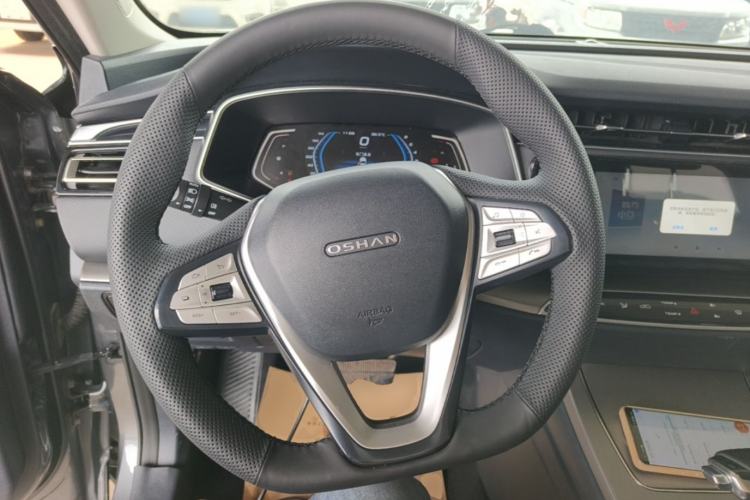 Used CHANGAN OSHAN X7 2021 1.5T Automatic Luxury Model Steering Wheel