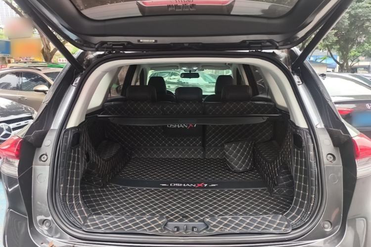 Used CHANGAN OSHAN X7 2021 1.5T Space Freedom Edition with Automatic Parking and Facial Recognition Trunk