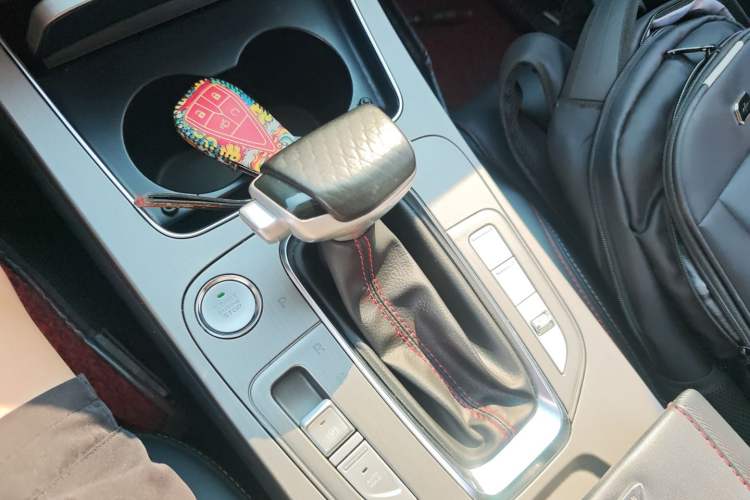 Used CHANGAN OSHAN X7 2021 1.5T Automatic Luxury Model Gear Lever