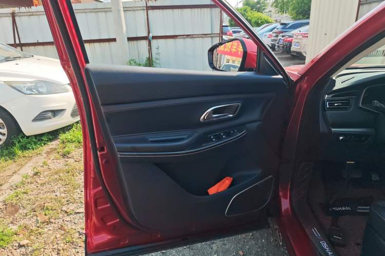 Used CHANGAN OSHAN X7 2021 1.5T Automatic Luxury Model Left Front Door Interior
