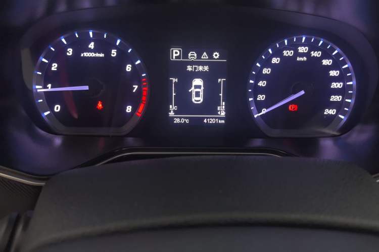 Used CHANGAN OSHAN X7 2021 1.5T Automatic Luxury Version Odometer Close Up